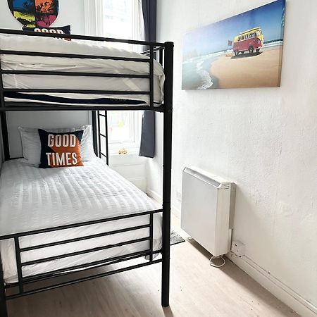 The City Surfer Apartment - By Coastline Retreats - Parking Included - Sleeps 5 - City Centre Bournemouth Exterior foto